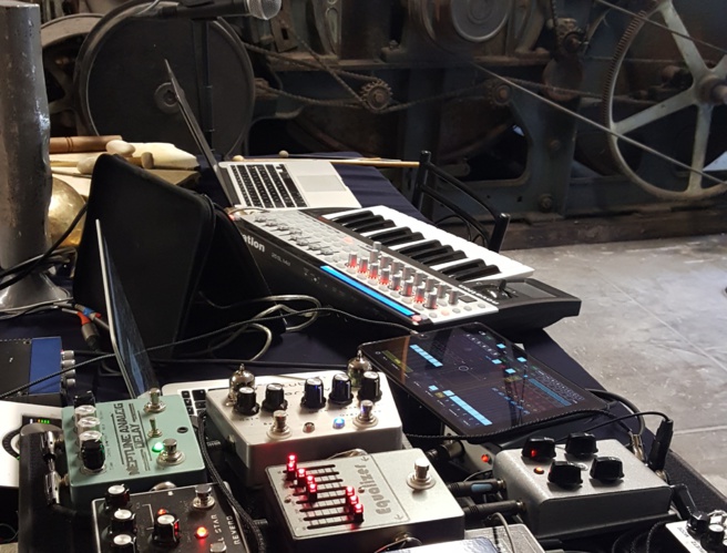 Rencontre sonore avec Loïc Guénin - A Web, A Limb, A Wire Rencontre sonore avec Loïc Guénin - A Web, A Limb, A Wire