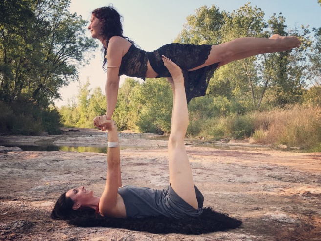 Partons à la rencontre du yoga et des pratiques chamanes Partons à la rencontre du yoga et des pratiques chamanes