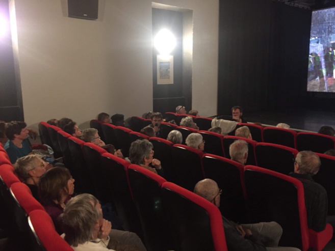 J'veux du soleil ! Un documentaire sur ceux qui ont revêtu ce gilet jaune ! J'veux du soleil ! Un documentaire sur ceux qui ont revêtu ce gilet jaune !