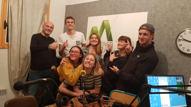 Les indignes 8 - infos - humour - interview - Les indignes 8 - infos - humour - interview -