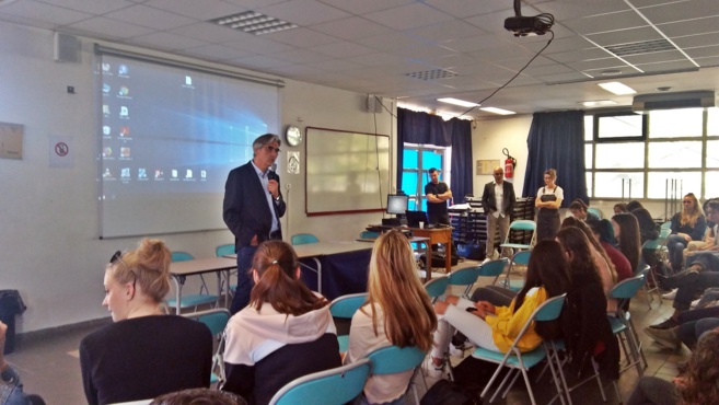 Manosque : École et entreprise ont le 04 à Coeur Manosque : École et entreprise ont le 04 à Coeur