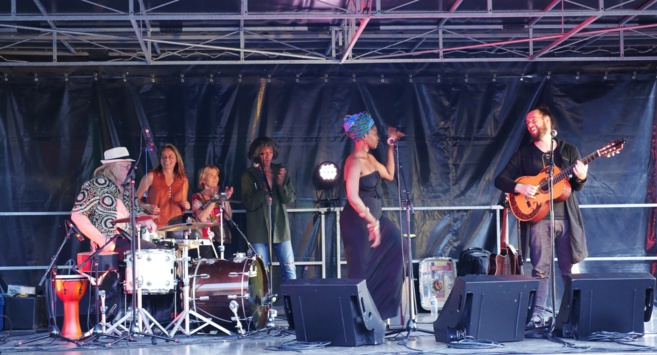 Cap au sud avec Sibongile Mbambo Cap au sud avec Sibongile Mbambo