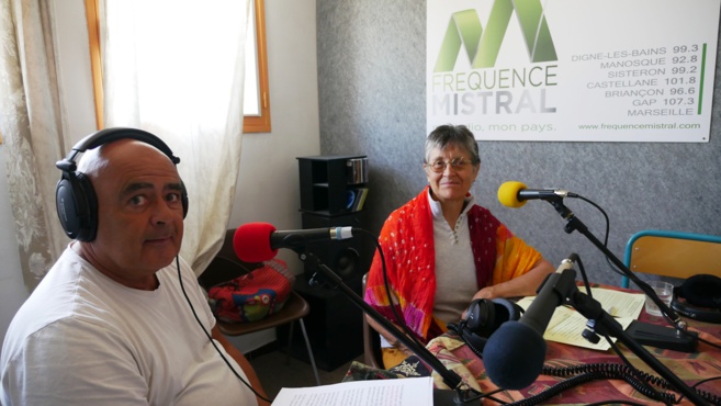 Un moment pour la terre avec France Nature Environnement - Les abeilles Un moment pour la terre avec France Nature Environnement - Les abeilles