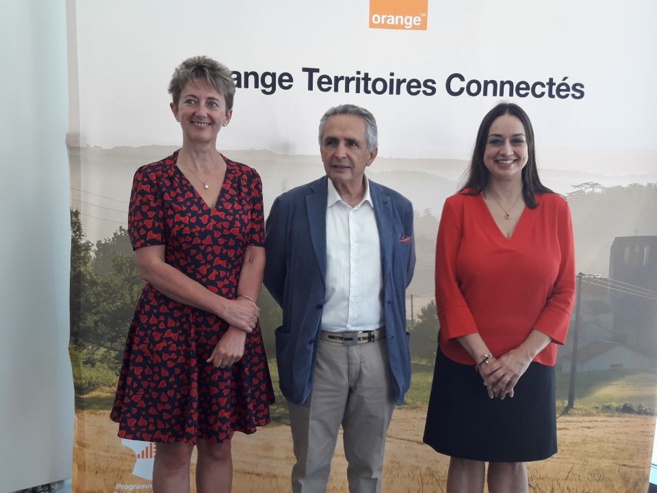 Les eaux bleues de Serre-Ponçon sont un peu plus… Orange ! Les eaux bleues de Serre-Ponçon sont un peu plus… Orange !
