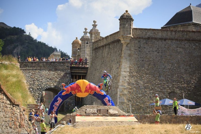 la course de Descente Urbaine à Briançon Serre Chevalier revient ! la course de Descente Urbaine à Briançon Serre Chevalier revient !