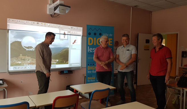 Des vidéoprojecteurs interactifs pour les écoles dignoises Des vidéoprojecteurs interactifs pour les écoles dignoises