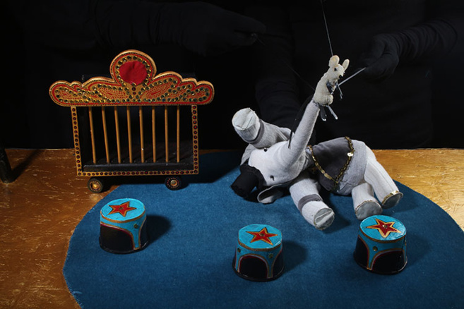 Le cirque des éléphants s'invite dans une école briançonnaise Le cirque des éléphants s'invite dans une école briançonnaise