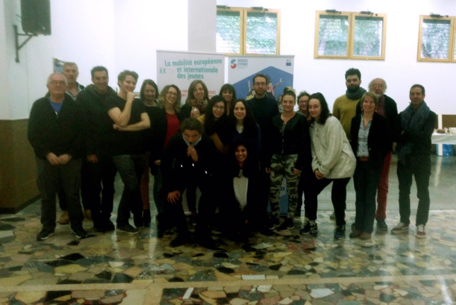 Service civique et volontaires : utile pour les jeunes ! Service civique et volontaires : utile pour les jeunes !