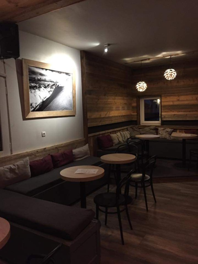 L’Alpen Bar a 40 ans et fête l’ouverture du domaine de Serre-Chevalier L’Alpen Bar a 40 ans et fête l’ouverture du domaine de Serre-Chevalier