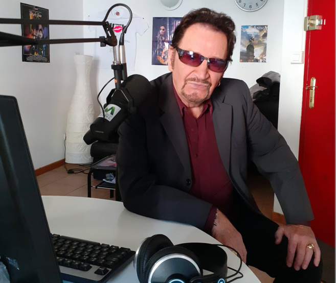 Attention, un Johnny peut en cacher un autre ! Attention, un Johnny peut en cacher un autre !