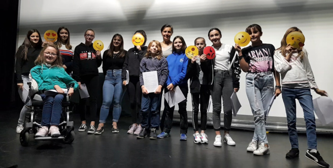 Le théâtre des réseaux sociaux… pour de vrai ! Le théâtre des réseaux sociaux… pour de vrai !