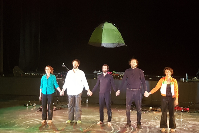 Danse, musique et slam pour un beau spectacle à 3 ! Danse, musique et slam pour un beau spectacle à 3 !