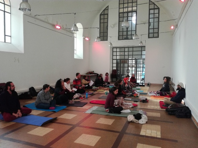 Atelier voix et mantras à la chapelle des pénitents à Reillanne Atelier voix et mantras à la chapelle des pénitents à Reillanne