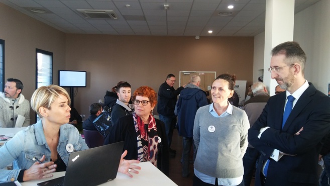 le préfet Olivier Jacob rend visite à Pôle Emploi Manosque le préfet Olivier Jacob rend visite à Pôle Emploi Manosque