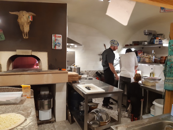 Les copains d'à bord à la Vachette pour retrouver la convivialité Les copains d'à bord à la Vachette pour retrouver la convivialité