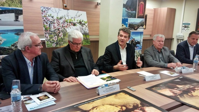 Arnaud Montebourg : une chance pour l’amande de Haute-Provence Arnaud Montebourg : une chance pour l’amande de Haute-Provence