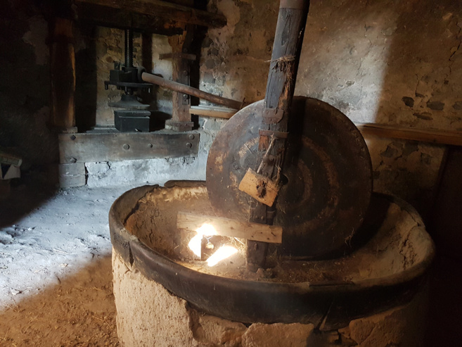 Partons à la découverte du Moulin à sang de Courbons Partons à la découverte du Moulin à sang de Courbons