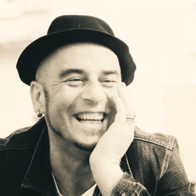 Le Sourire au pied de l'échelle (d'aprés l'oeuvre de Henry Miller) Le Sourire au pied de l'échelle (d'aprés l'oeuvre de Henry Miller)