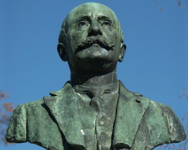 Un peu d'histoire sur le square Pierre Termier à Briançon Un peu d'histoire sur le square Pierre Termier à Briançon