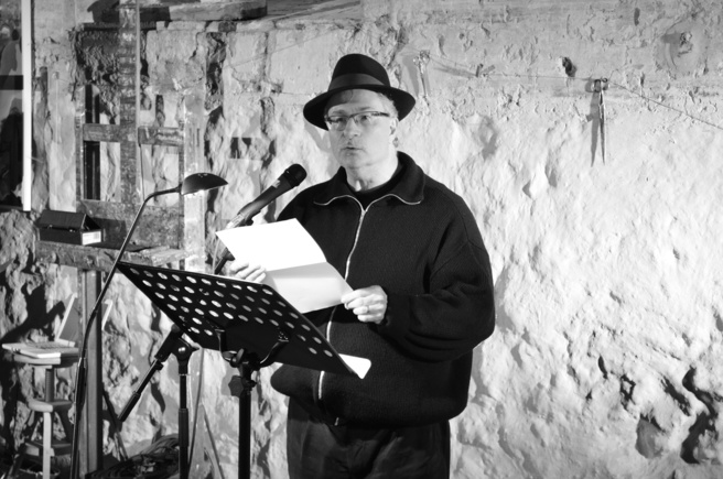 L'invité dans la Chronique by James-passeurs de mots des paroles de confinés : Jean Azarel écrivain et poète L'invité dans la Chronique by James-passeurs de mots des paroles de confinés : Jean Azarel écrivain et poète