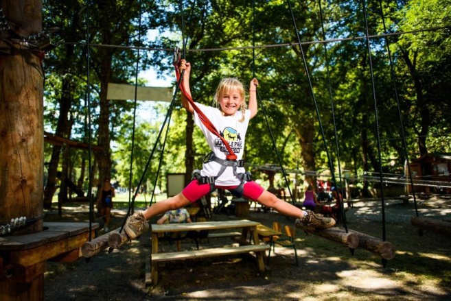 Jungle Parc Briançon, un parcours aventure dans les arbres spécialisé enfants ! 