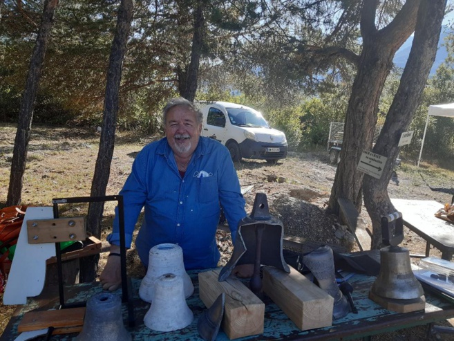 Cloches et Horloges, un Patrimoine campanaire Cloches et Horloges, un Patrimoine campanaire