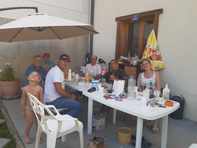 Fête des voisins à Saint-Chaffrey on a trinqué à distance ! Fête des voisins à Saint-Chaffrey on a trinqué à distance !