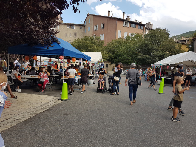 Les familles dignoises au Festival du Jeu : un beau succès. Les familles dignoises au Festival du Jeu : un beau succès.