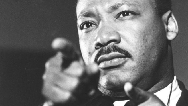 Chronique Line: Martin Luther King.. L'homme des droits humain sans discrimantion.. Il changea l'histoire.