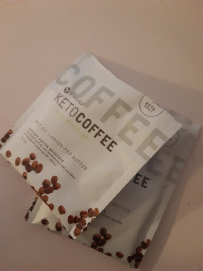 Expérience humaine pour découvrir les produits de Céline Expérience humaine pour découvrir les produits de Céline