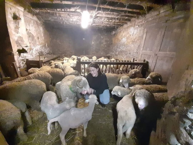 Rencontre avec notre 2 ème dauphine de miss agricole dans sa bergerie Rencontre avec notre 2 ème dauphine de miss agricole dans sa bergerie