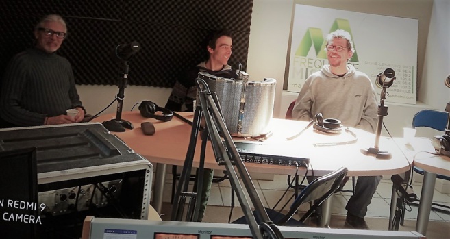 Portrait de groupe : les oiseaux de passage Portrait de groupe : les oiseaux de passage