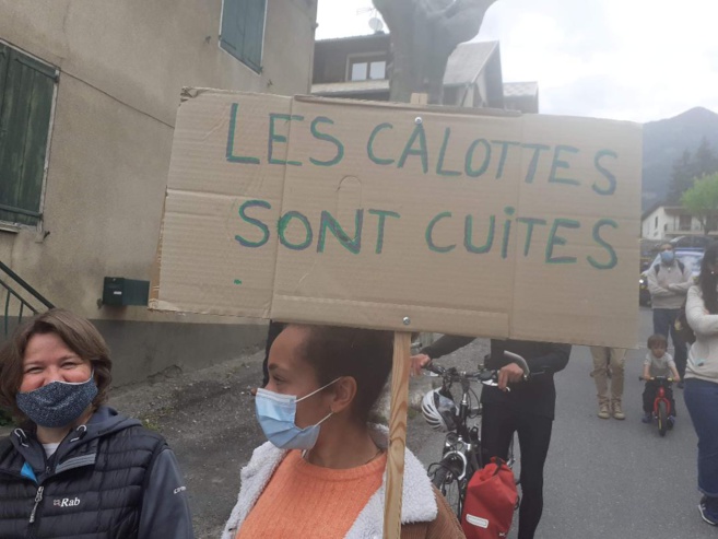 Une marche pour le climat dimanche dernier à Guillestre Une marche pour le climat dimanche dernier à Guillestre