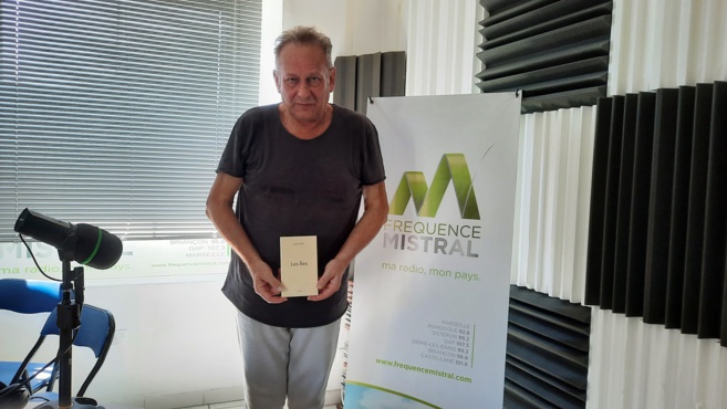 Michel Ivonio présente son nouveau livre "Les Iles" Michel Ivonio présente son nouveau livre "Les Iles"