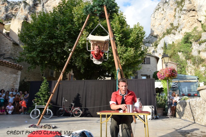 Photo Claude Vial - Cie Entrechocs - Moustiers 2019 Photo Claude Vial - Cie Entrechocs - Moustiers 2019
