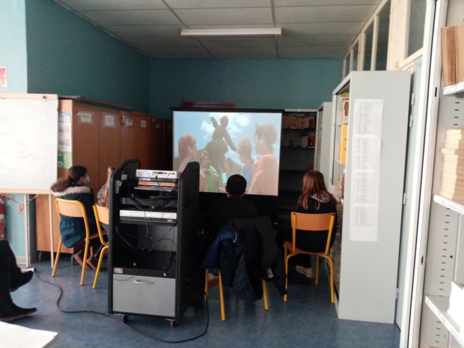 Visionnage de film au CDI du collège du Mont d'Or Visionnage de film au CDI du collège du Mont d'Or