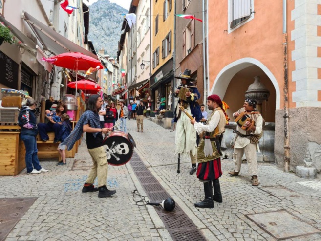 “Les nocturnes” : la bonne idée pour soutenir les commerces de proximité cet été ! “Les nocturnes” : la bonne idée pour soutenir les commerces de proximité cet été !