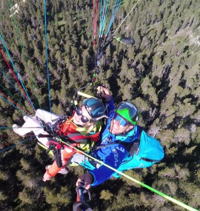 Envolez-vous en parapente et réalisez votre rêve de voler comme un oiseau ! Envolez-vous en parapente et réalisez votre rêve de voler comme un oiseau !