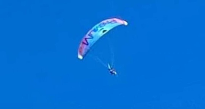 Envolez-vous en parapente et réalisez votre rêve de voler comme un oiseau ! Envolez-vous en parapente et réalisez votre rêve de voler comme un oiseau !