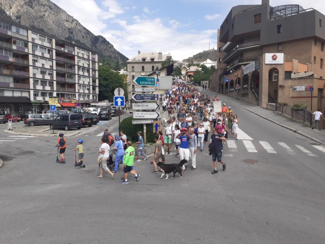 Briançon : Nouvelle manifestation contre le pass sanitaire ce samedi ! Briançon : Nouvelle manifestation contre le pass sanitaire ce samedi !