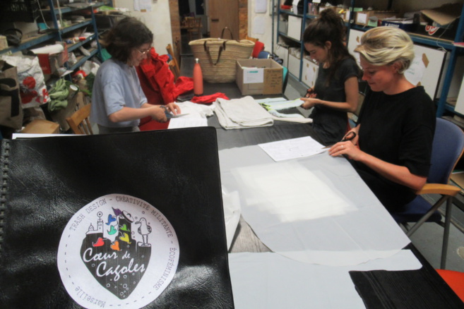 La main sur le "Coeur de cagole" La main sur le "Coeur de cagole"