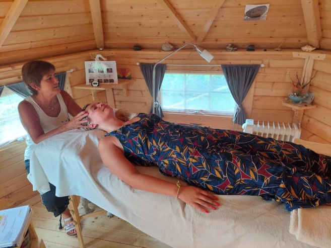 A la découverte du Lifting Facial énergétique avec Denise A la découverte du Lifting Facial énergétique avec Denise