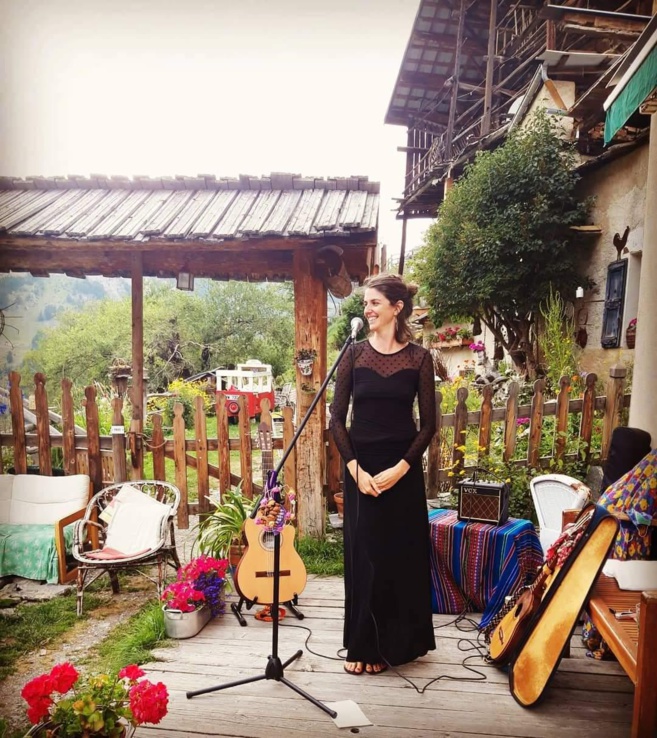 Un concert Guitare-voix ce soir à la roche de rame Un concert Guitare-voix ce soir à la roche de rame