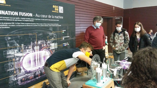 Et la ville de Manosque devint la capitale de la science Et la ville de Manosque devint la capitale de la science