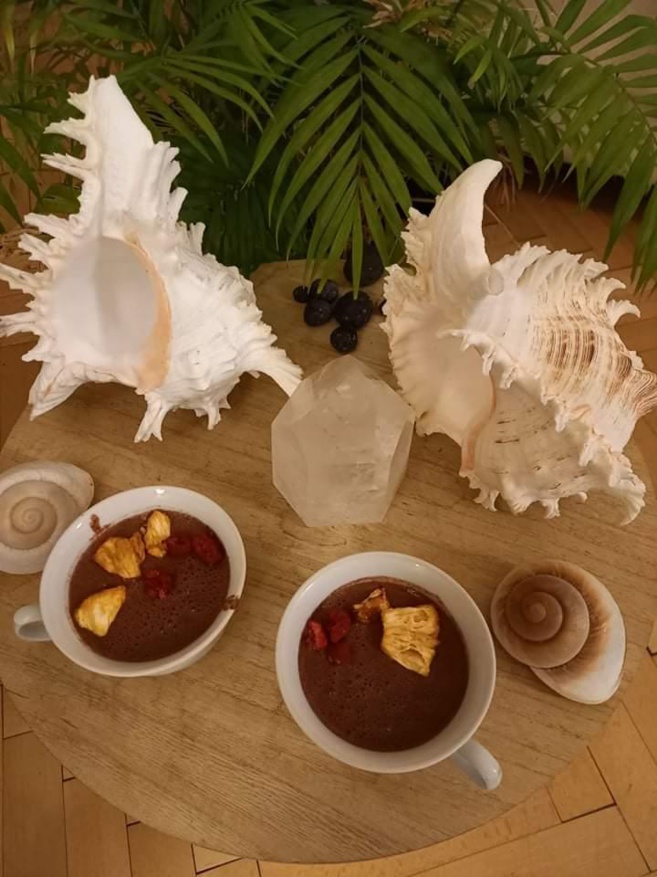 Du yoga Autrement avec la CéRéMONIE DU CACAO Du yoga Autrement avec la CéRéMONIE DU CACAO