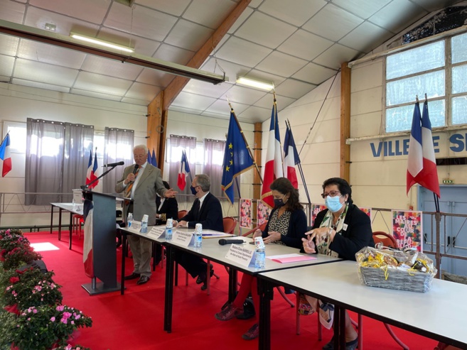 Jean-Baptiste Lemoyne accueilli au congrès des maires du 04 Jean-Baptiste Lemoyne accueilli au congrès des maires du 04