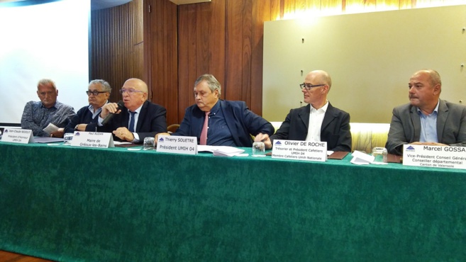 Restaurants, cafés et hôtels, durement impactés par le covid Restaurants, cafés et hôtels, durement impactés par le covid