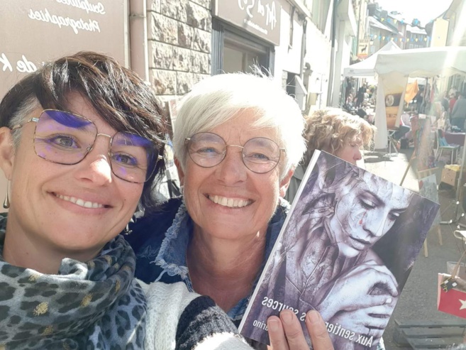 Aux sentiers des sources: le nouveau roman du duo mère et fille Aux sentiers des sources: le nouveau roman du duo mère et fille