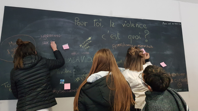 Les élèves du lycée professionnel Beau de Rochas sensibilisés à la lutte contre les violences faites aux femmes Les élèves du lycée professionnel Beau de Rochas sensibilisés à la lutte contre les violences faites aux femmes