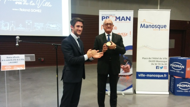 Sa ville distingue Roland Gomez : Professionnel de Manosque en or Sa ville distingue Roland Gomez : Professionnel de Manosque en or